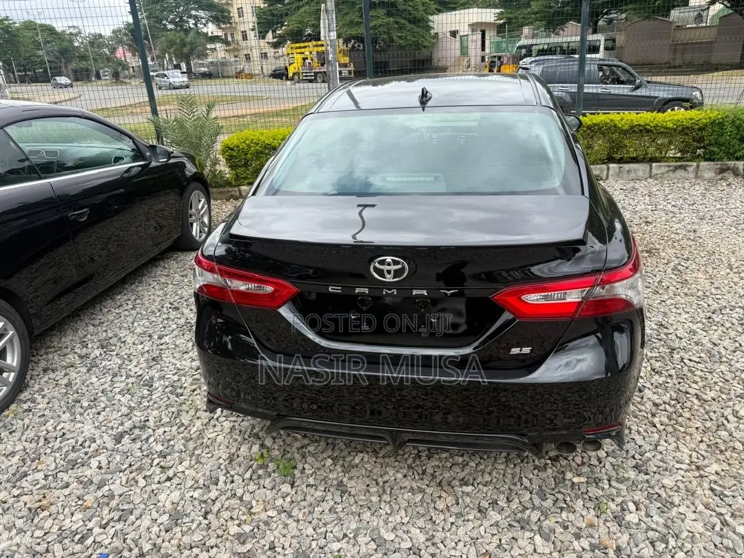 Toyota Camry SE (2.5L 4cyl 8A) 2019 Black
