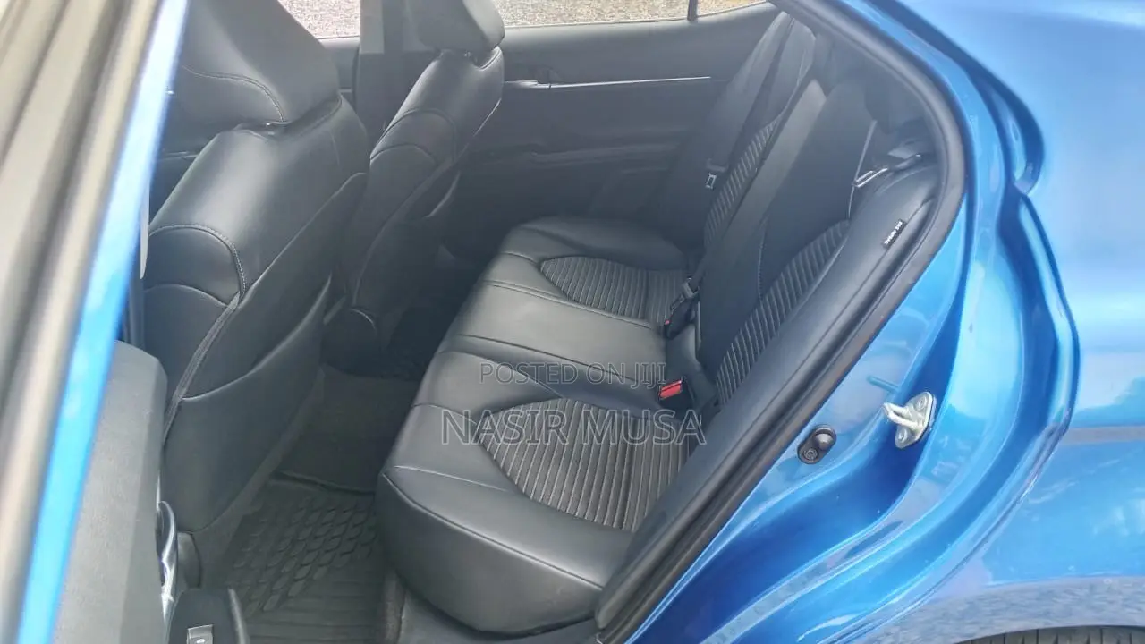 Toyota Camry 2019 Blue