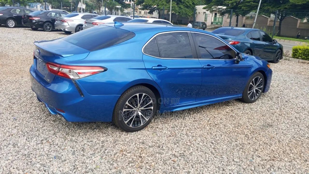 Toyota Camry 2019 Blue