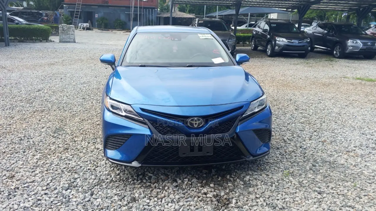 Toyota Camry 2019 Blue