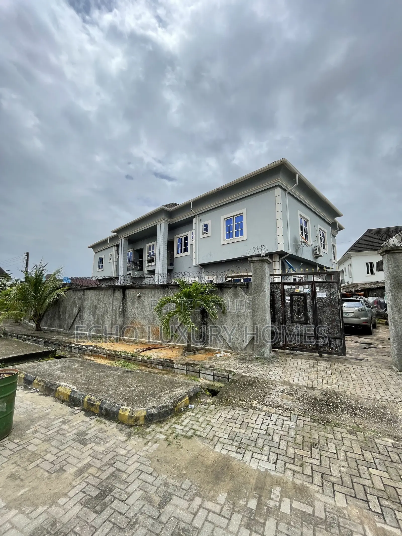 Furnished 3bdrm Apartment in Apple Junction for sale
