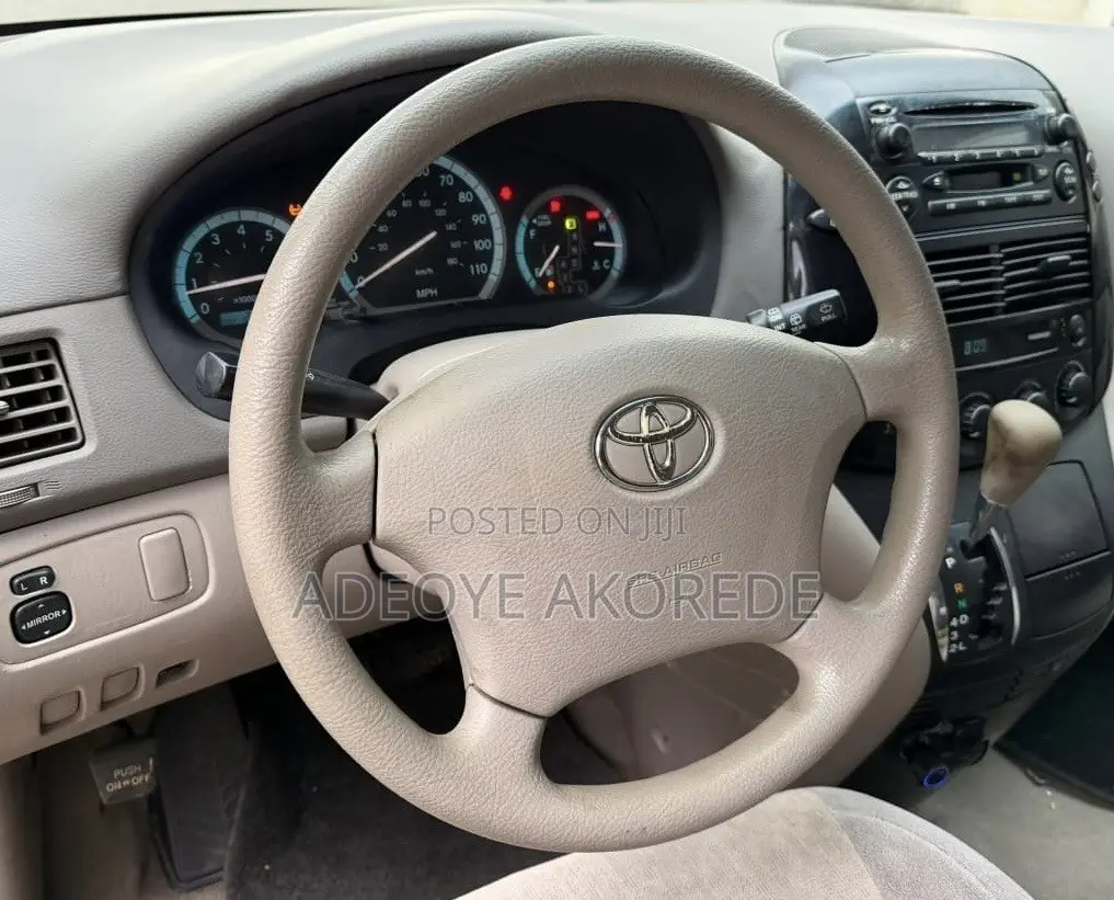 Toyota Sienna CE 2005 Red