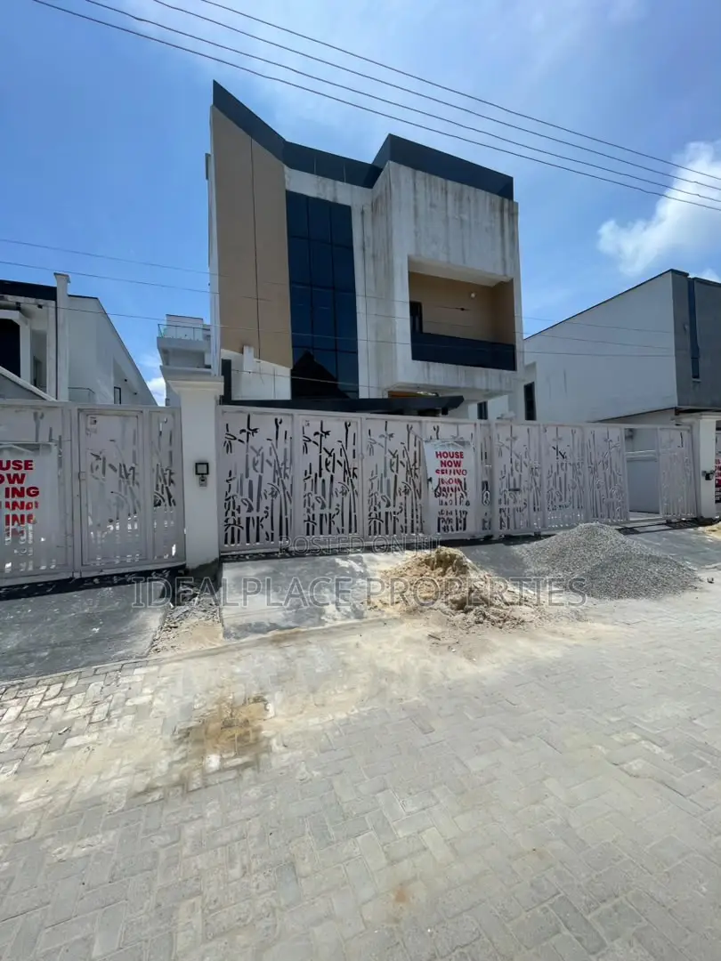 5bdrm Duplex in Lekki for sale