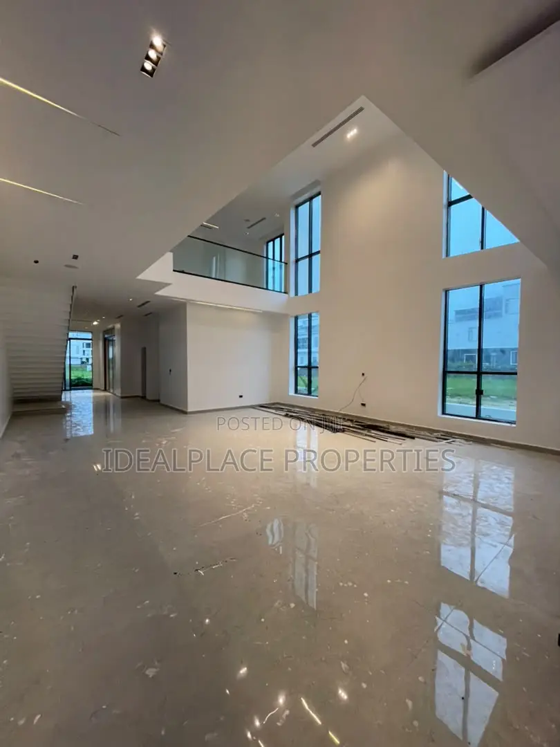 5bdrm Duplex in Cowrie Creek Estate, Ikate for sale