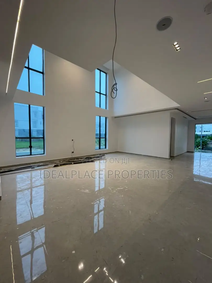 5bdrm Duplex in Cowrie Creek Estate, Ikate for sale
