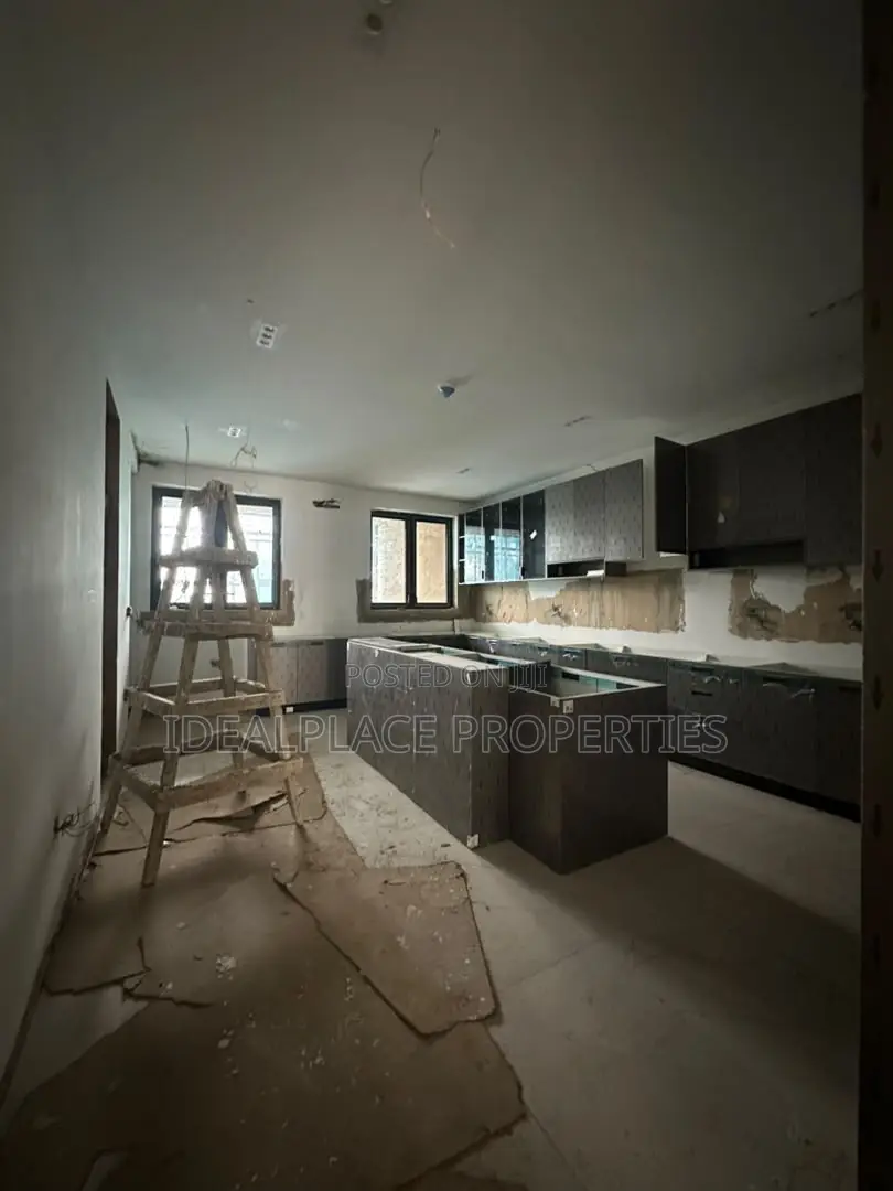 5bdrm Maisonette in Ikoyi for sale