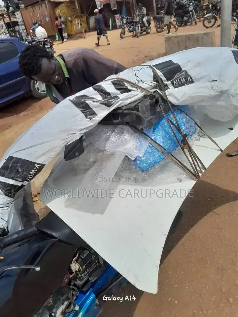 Corolla 2005 Bonnet
