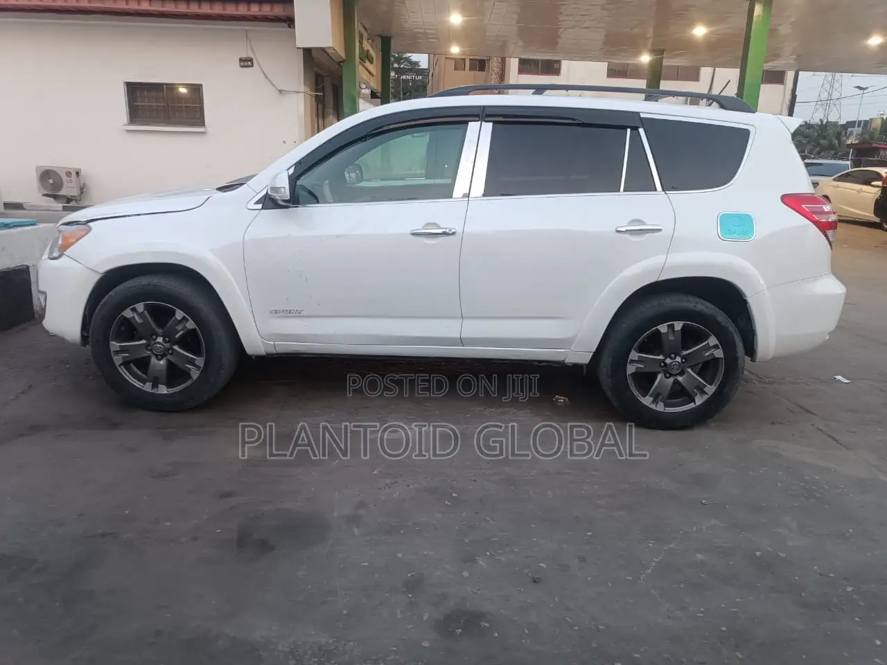 Toyota RAV4 2011 White