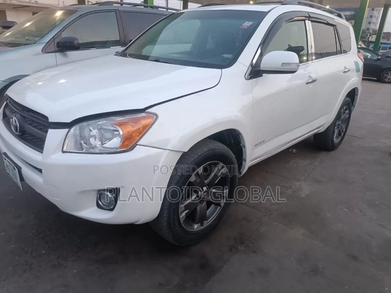 Toyota RAV4 2011 White