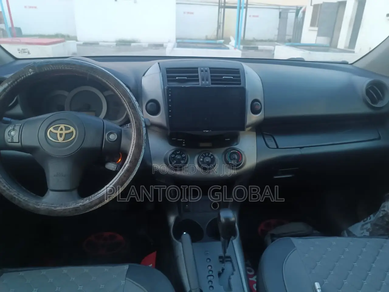 Toyota RAV4 2011 White