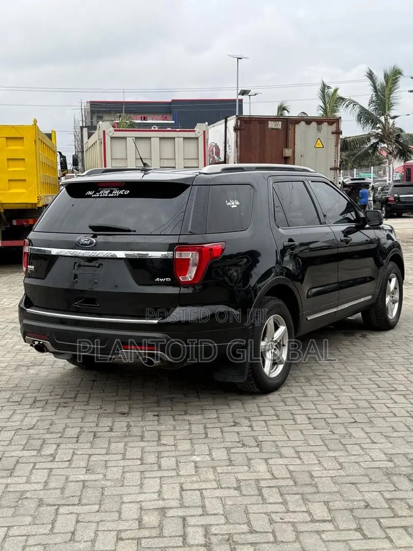 Ford Explorer XLT AWD 2019 Black