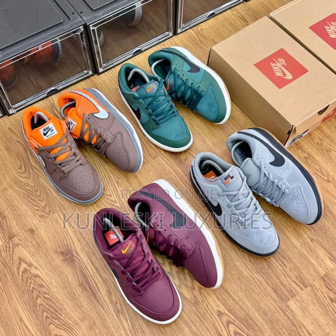 Original Nike Dunk / SB Dunk Sneakers Collections