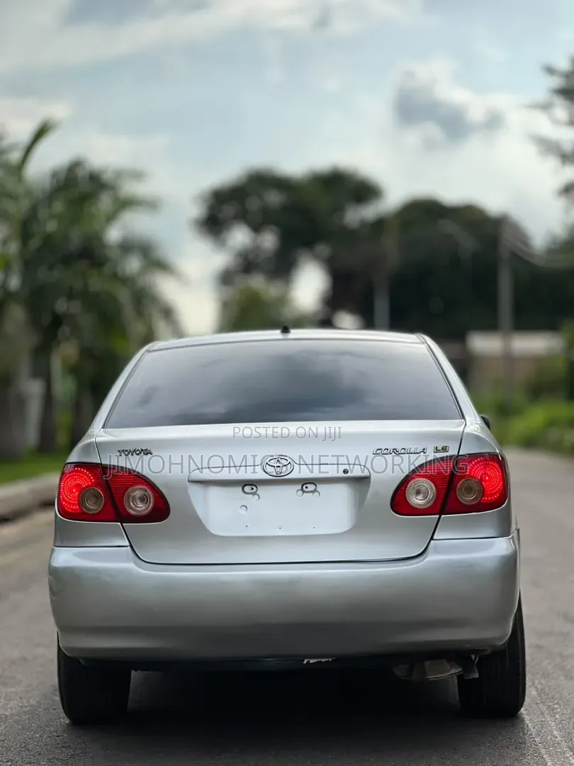 Toyota Corolla 2027 Silver