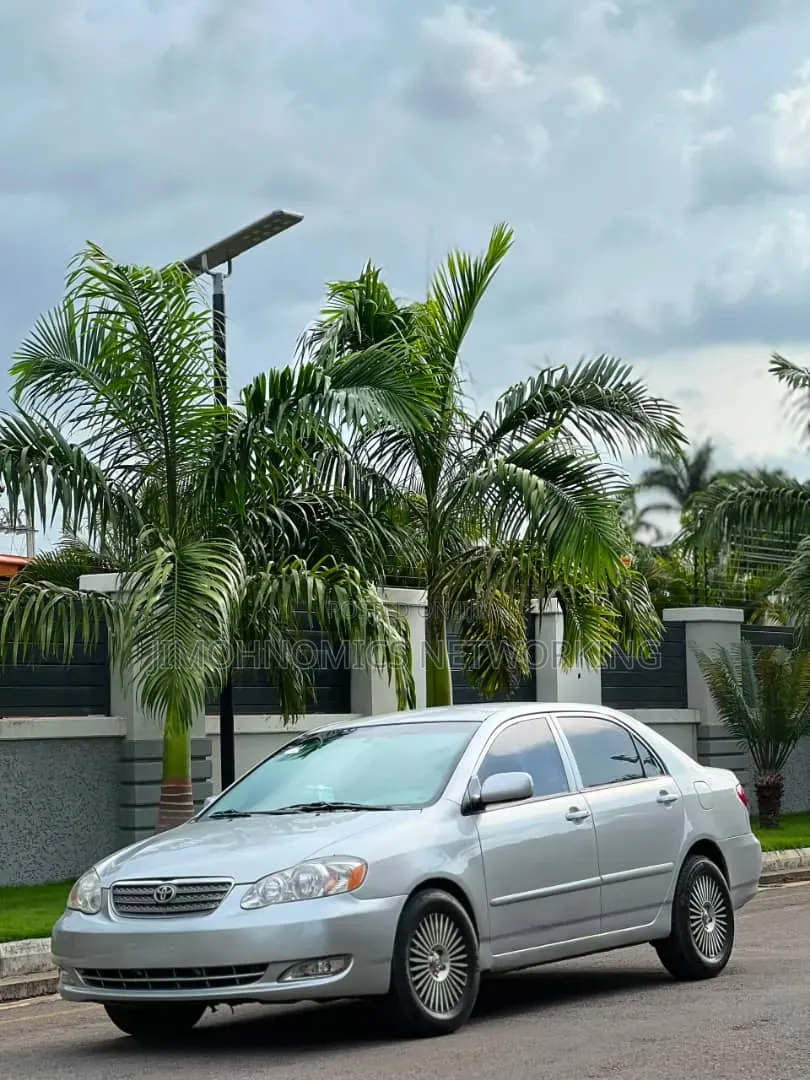Toyota Corolla 2027 Silver