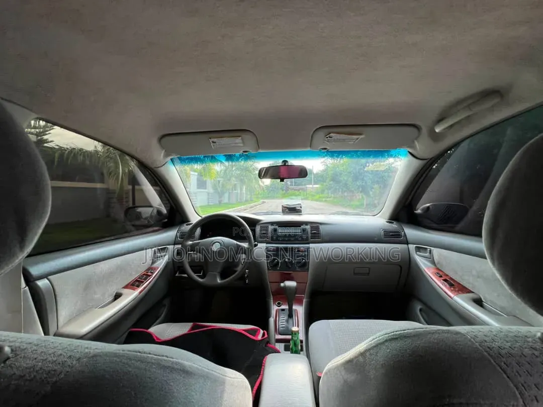 Toyota Corolla 2027 Silver