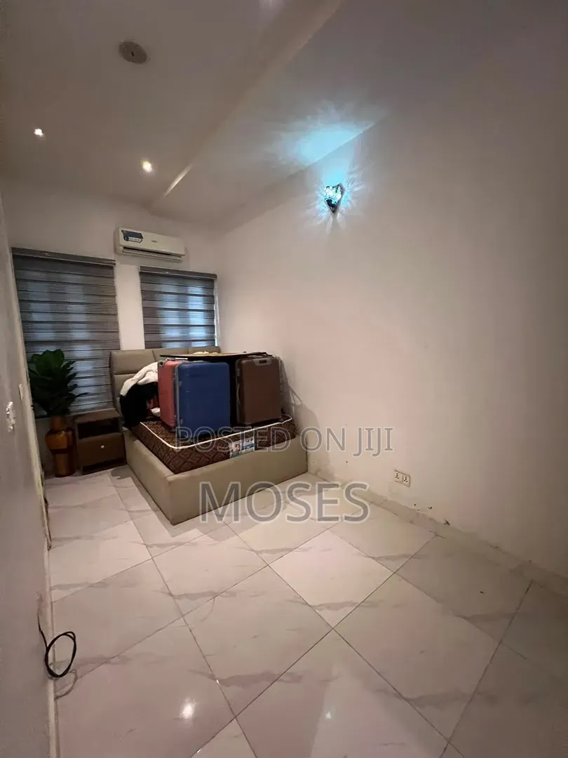 Furnished 1bdrm Apartment in Dpk Estate, Chevron for rent