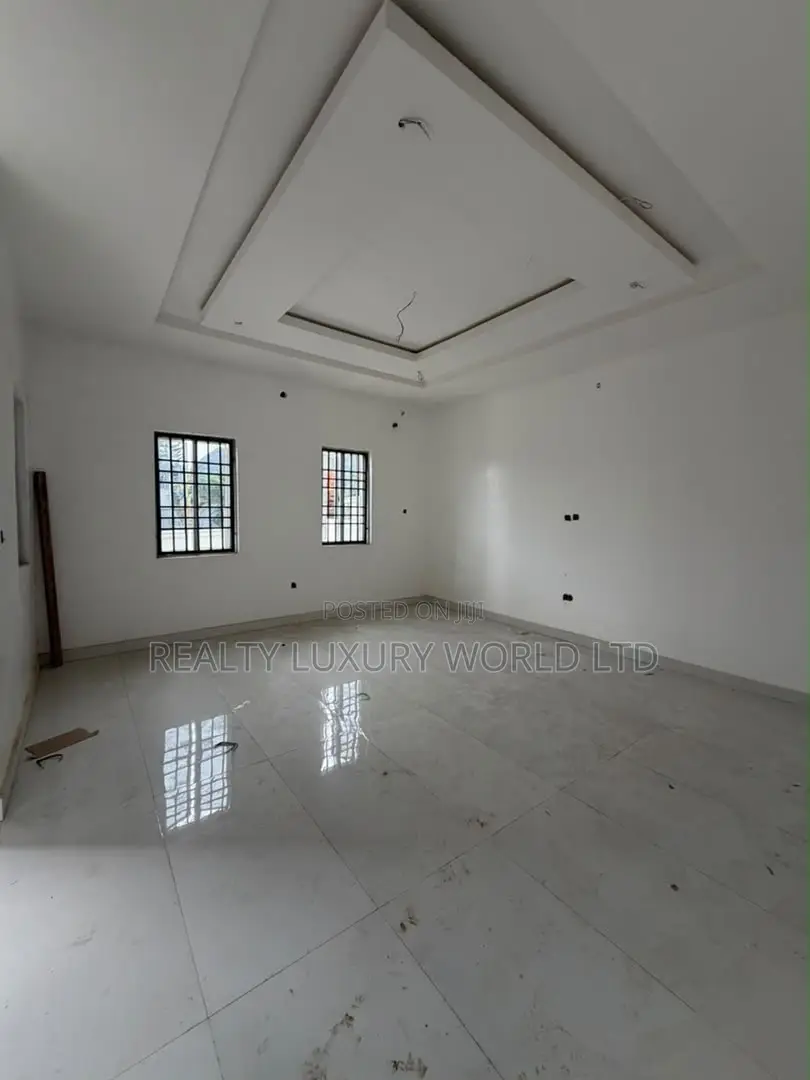 4bdrm Duplex in Dape for sale
