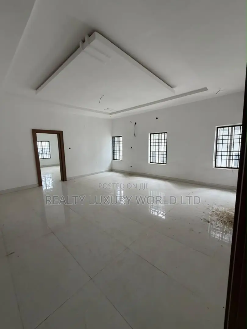 4bdrm Duplex in Dape for sale