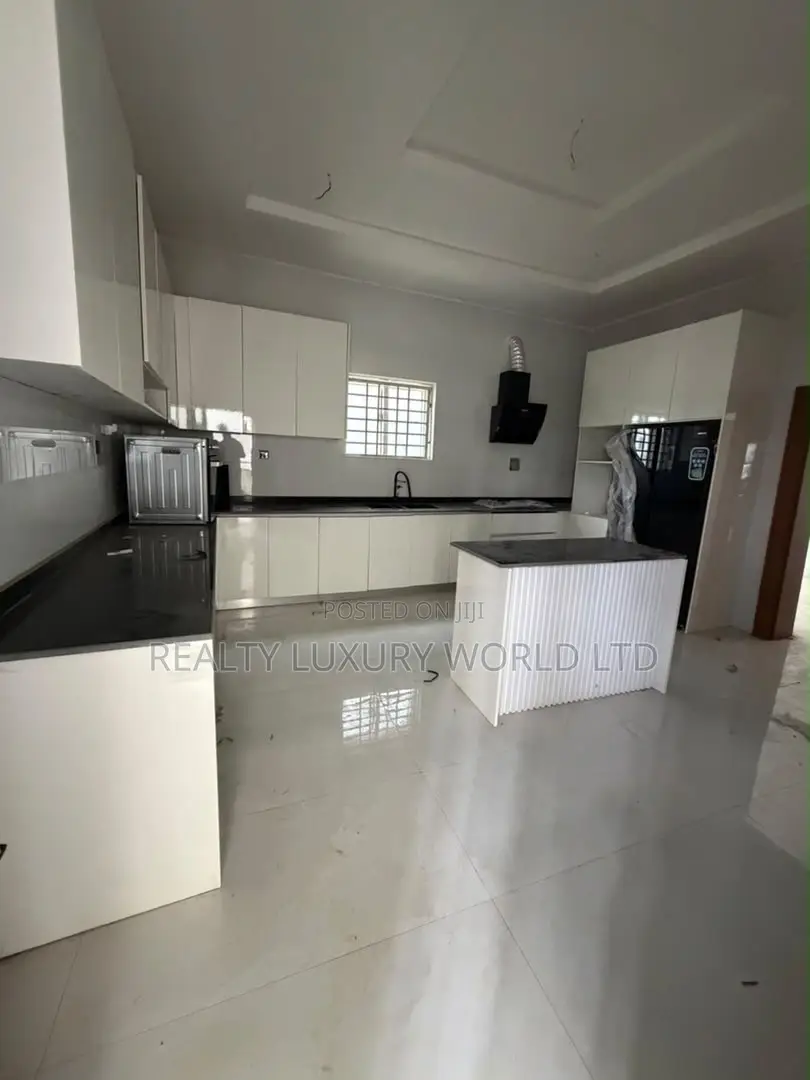 4bdrm Duplex in Dape for sale