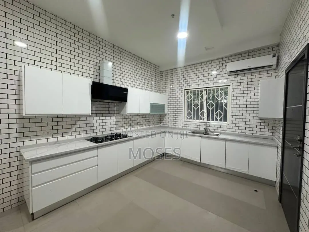 6bdrm Block of Flats in Well Secured Estate, Ikoyi S.W for rent