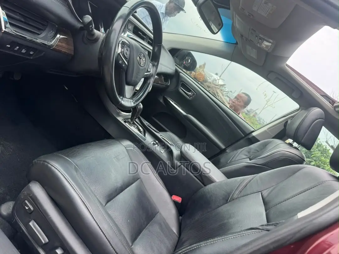 Toyota Avalon Limited 4dr Sedan (3.5L 6cyl 6A) 2015 Red