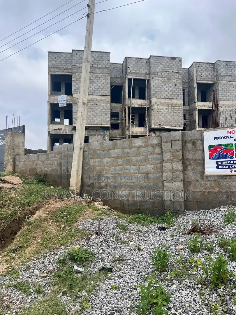 4bdrm Duplex in Guzape District for sale