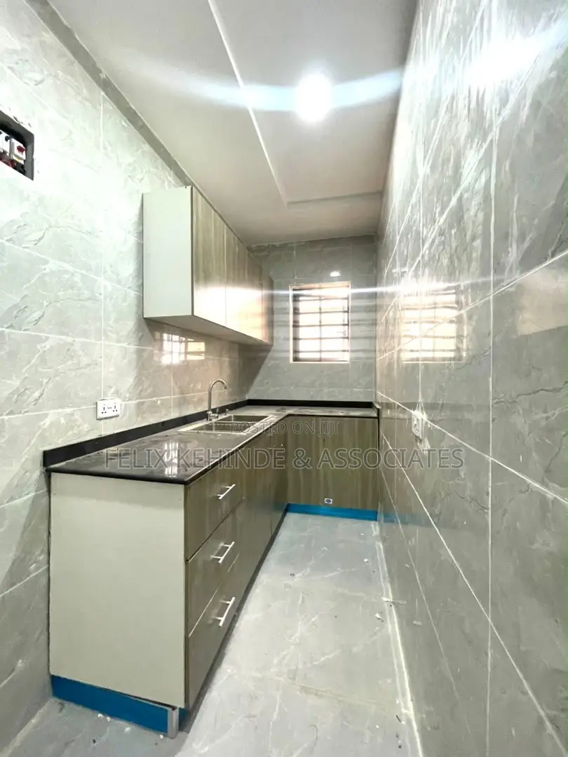 2bdrm Block of Flats in New Bodija for rent