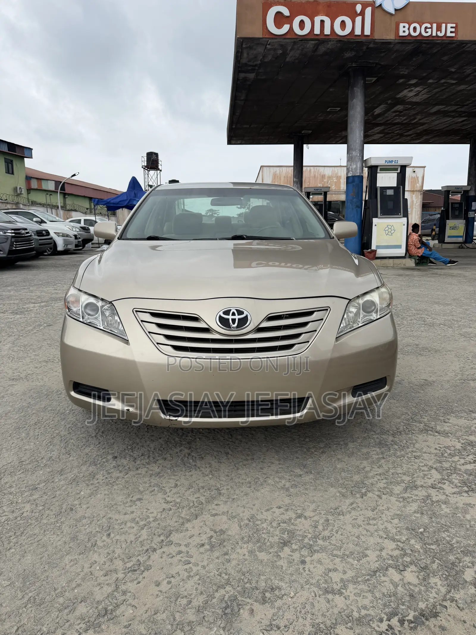 Toyota Camry LE 4dr Sedan (2.4L 4cyl 5A) 2009 Gold