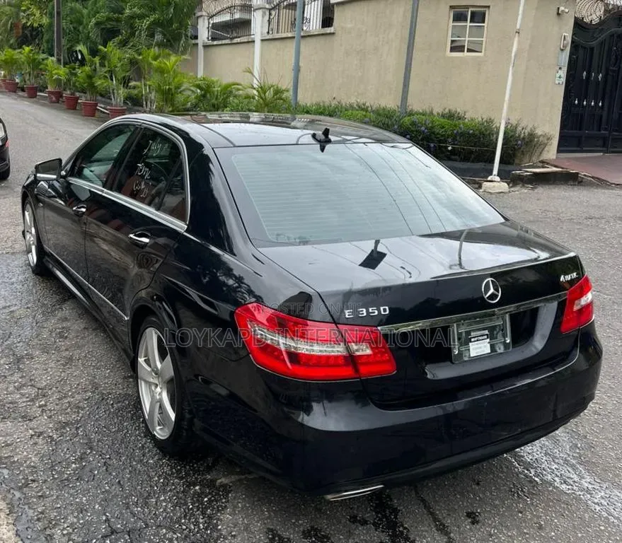 Mercedes-Benz E350 2011 Black
