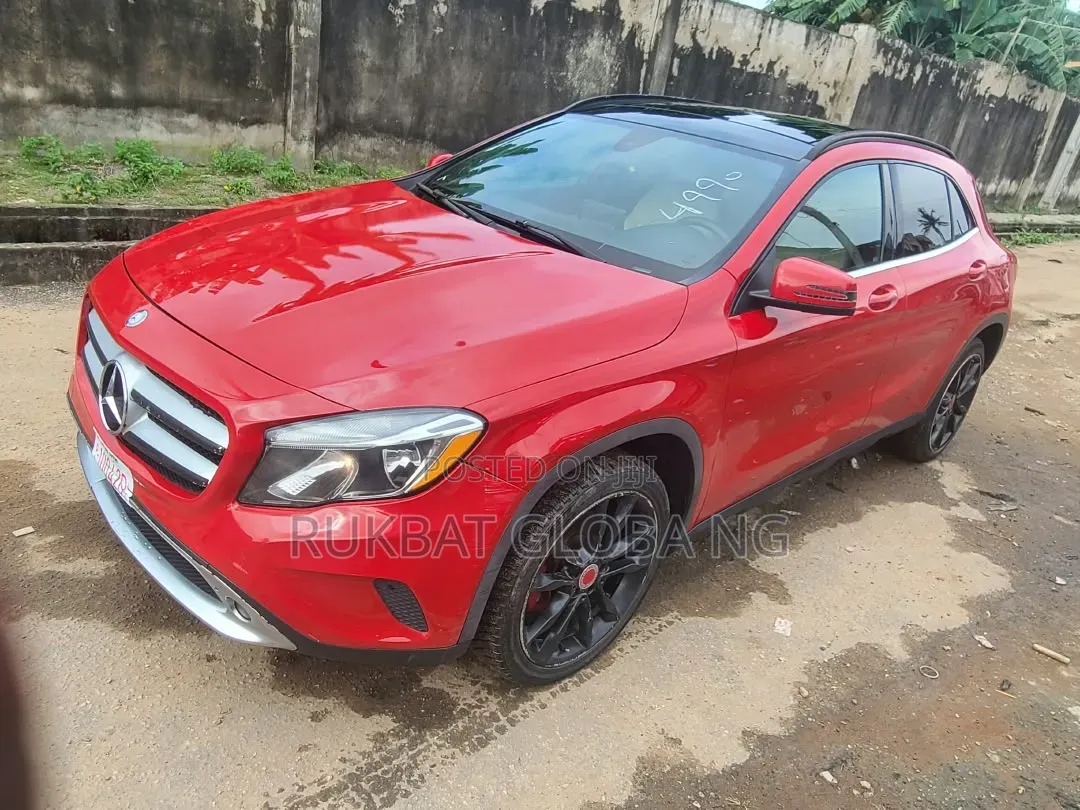 Mercedes-Benz GLA 250 2017 Red