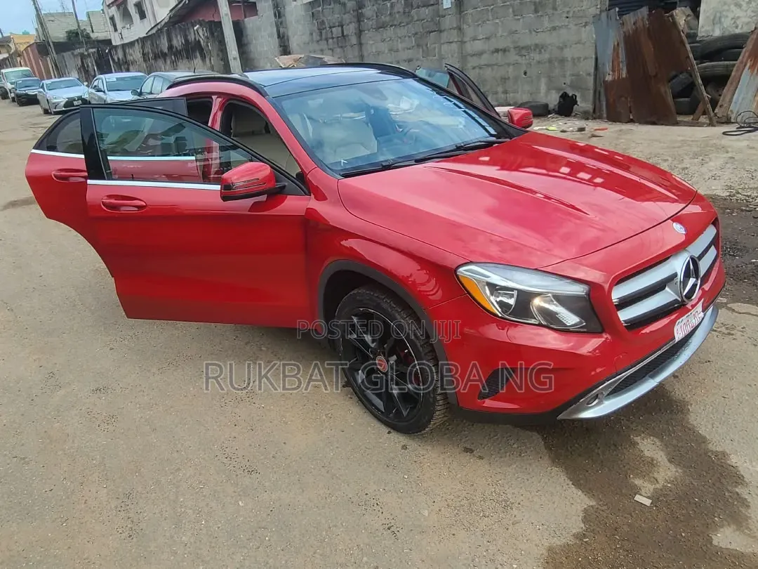 Mercedes-Benz GLA 250 2017 Red