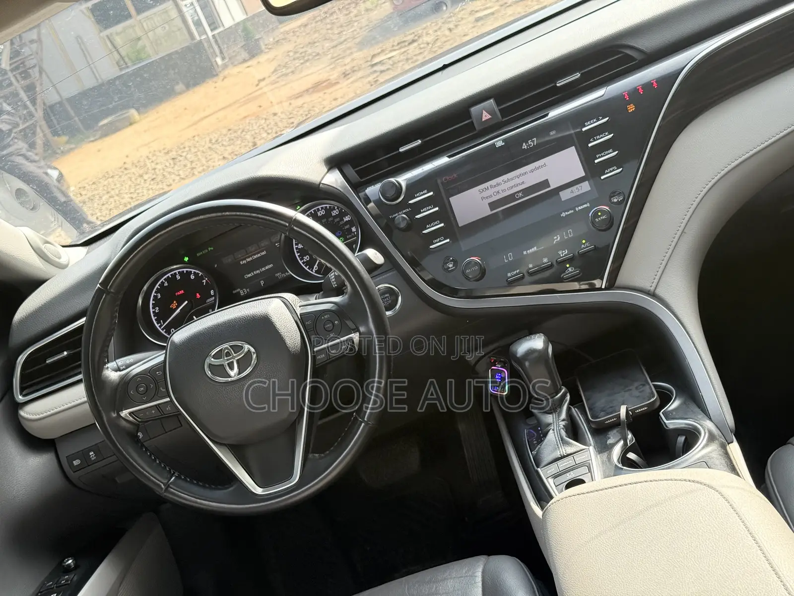 Toyota Camry XLE V6 FWD (3.5L 6cyl 8AM) 2018 Gray