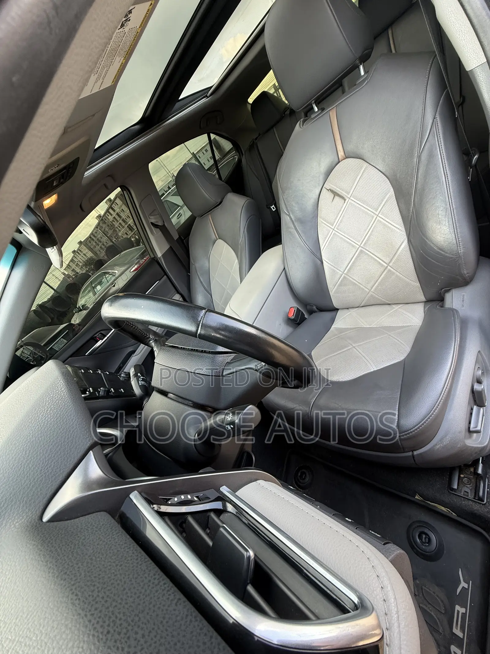 Toyota Camry XLE V6 FWD (3.5L 6cyl 8AM) 2018 Gray