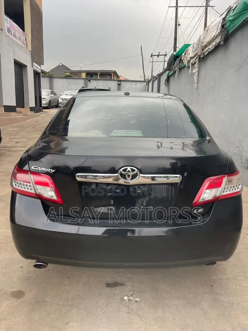Toyota Camry LE V6 4dr Sedan (3.5L 6cyl 6A) 2011 Black