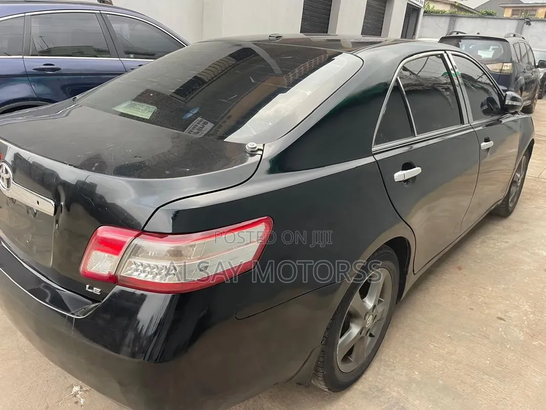 Toyota Camry LE V6 4dr Sedan (3.5L 6cyl 6A) 2011 Black