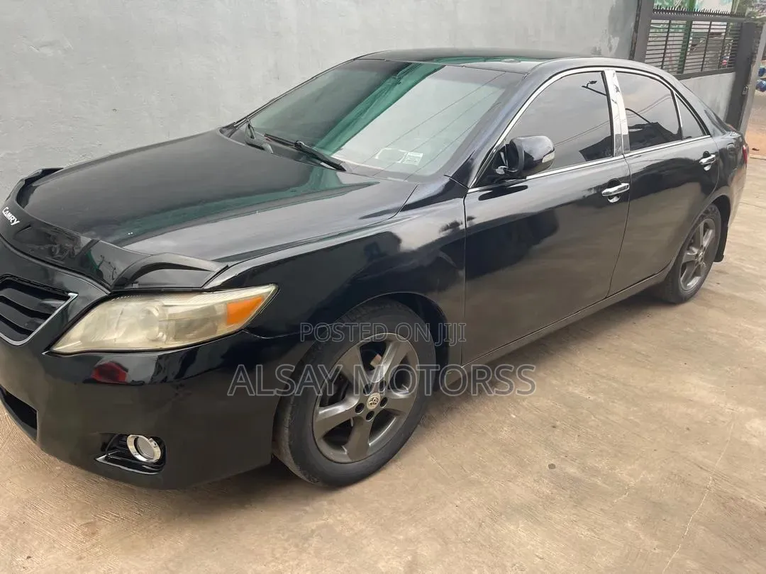 Toyota Camry LE V6 4dr Sedan (3.5L 6cyl 6A) 2011 Black