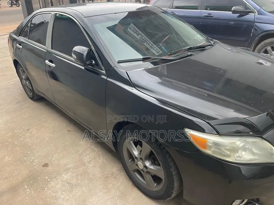 Toyota Camry LE V6 4dr Sedan (3.5L 6cyl 6A) 2011 Black