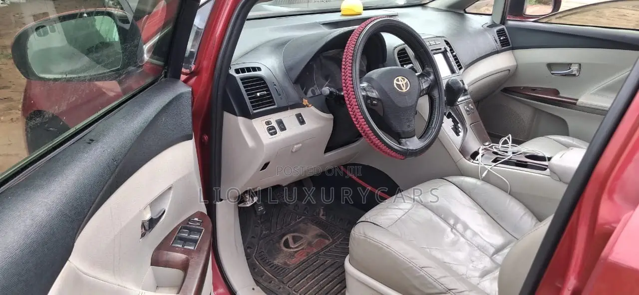 Toyota Venza 2010 Red