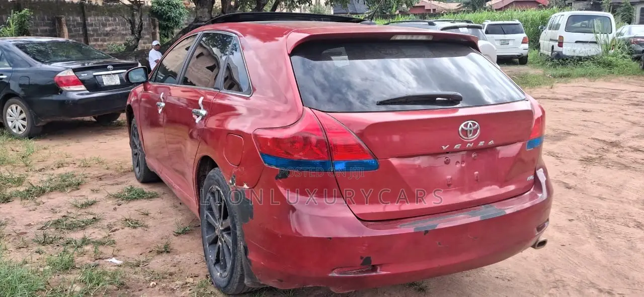 Toyota Venza 2010 Red