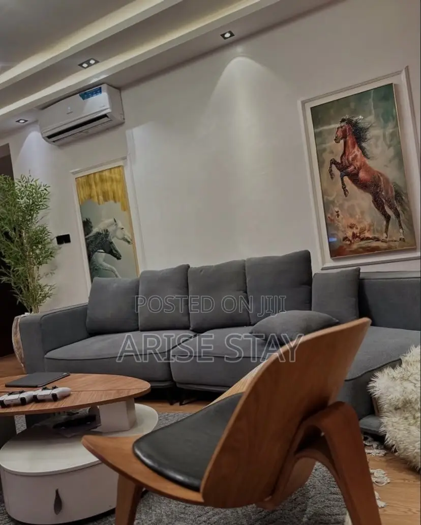 3-Bedroom Shortlet With Ps5 | Osapa London