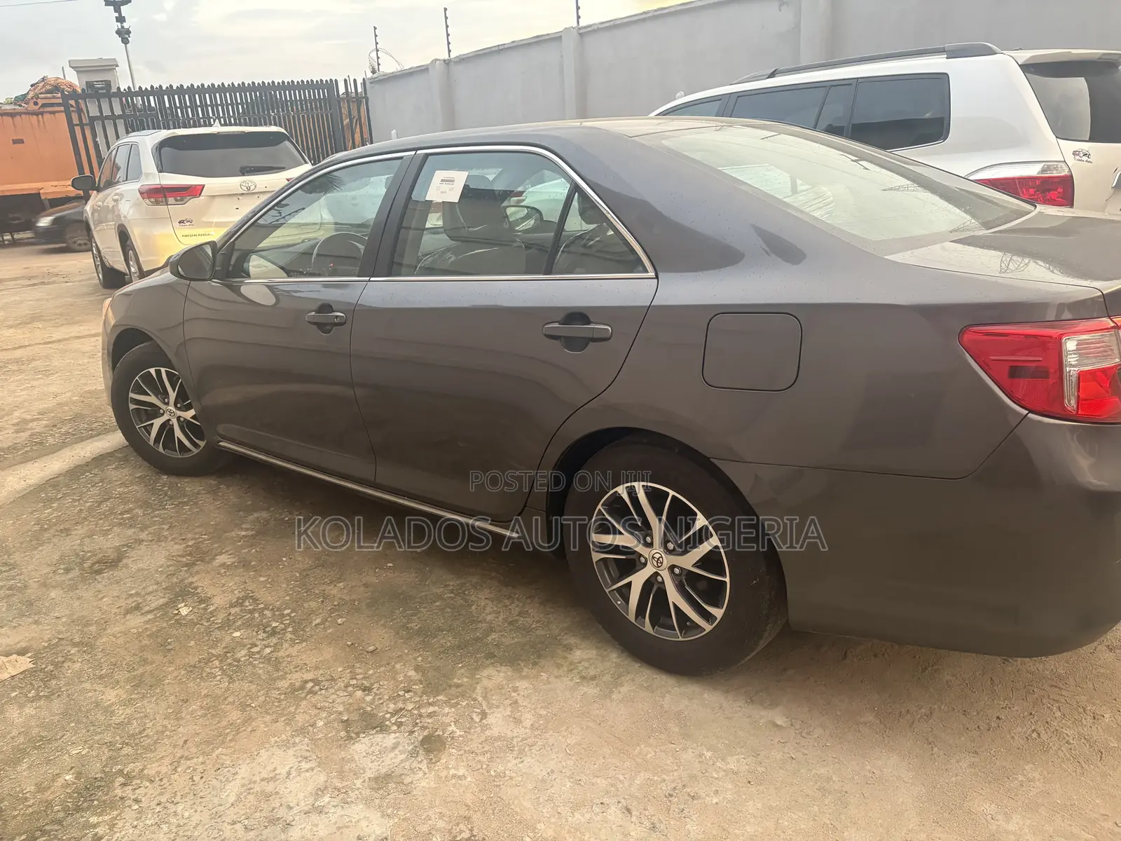 Toyota Camry L 4dr Sedan (2.5L 4cyl 6A) 2013 Gray