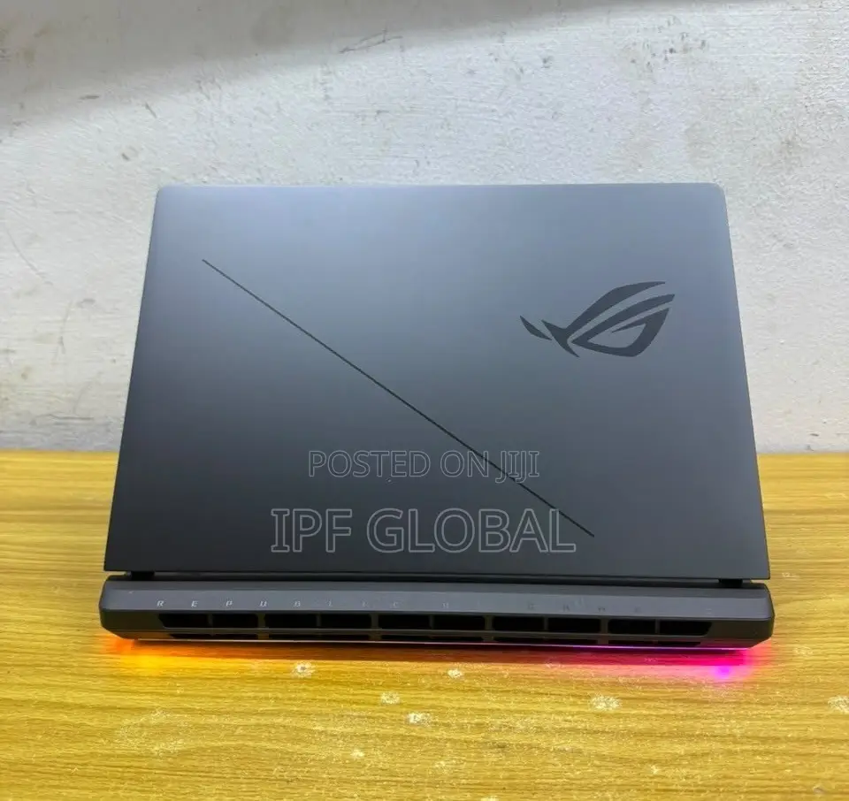 Laptop Asus ROG Strix G16 32GB Intel Core Ultra 9 SSD 1T