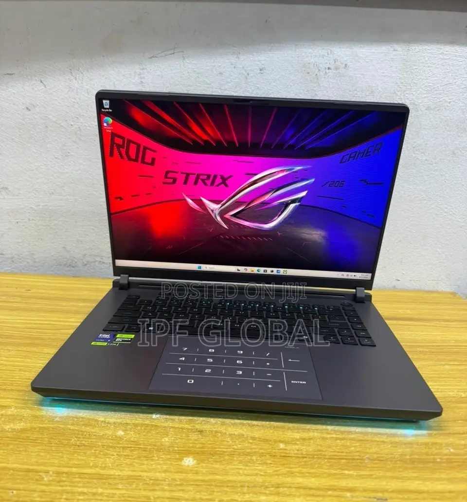 Laptop Asus ROG Strix G16 32GB Intel Core Ultra 9 SSD 1T