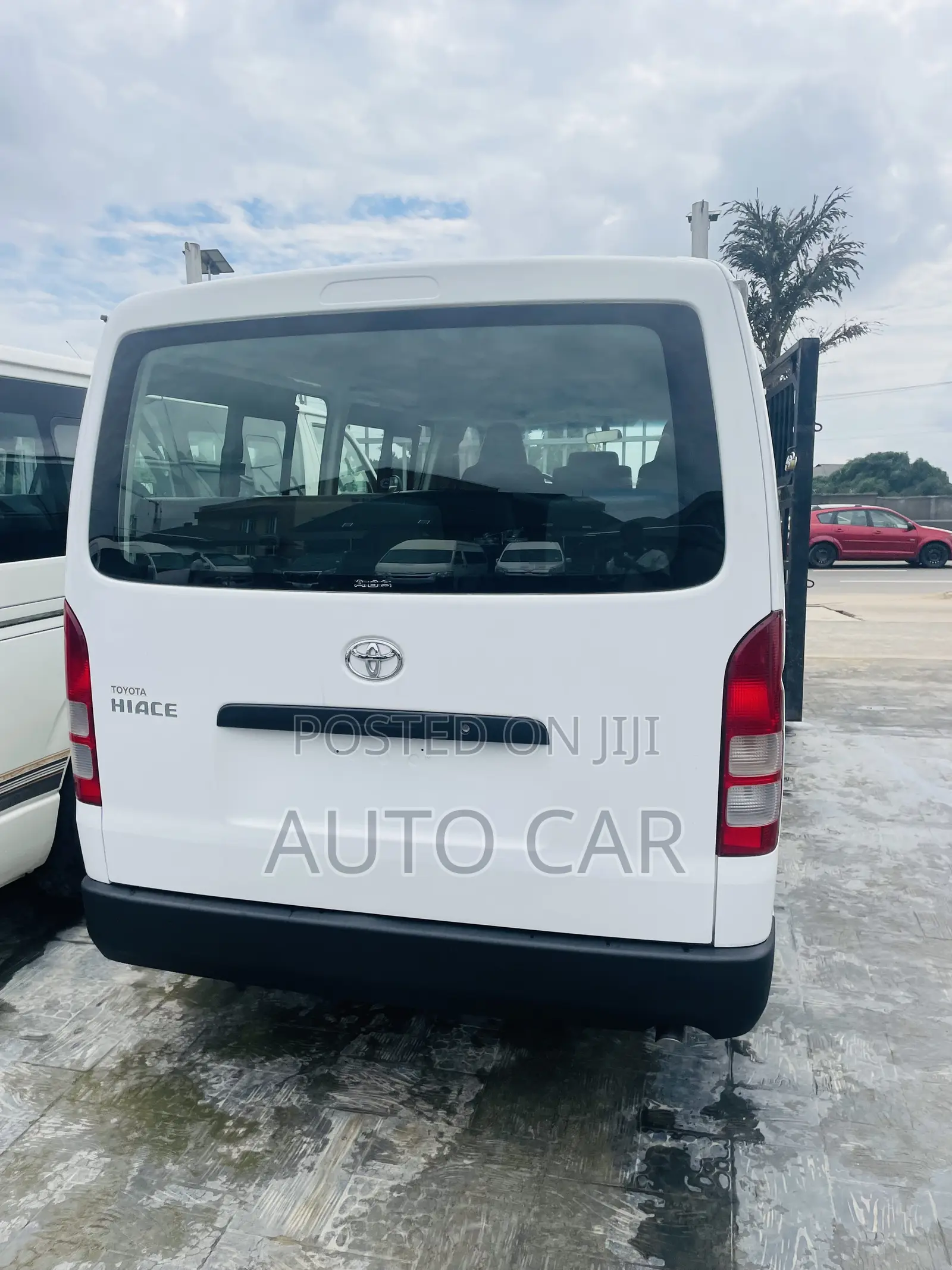 Toyota HiAce 2010 White