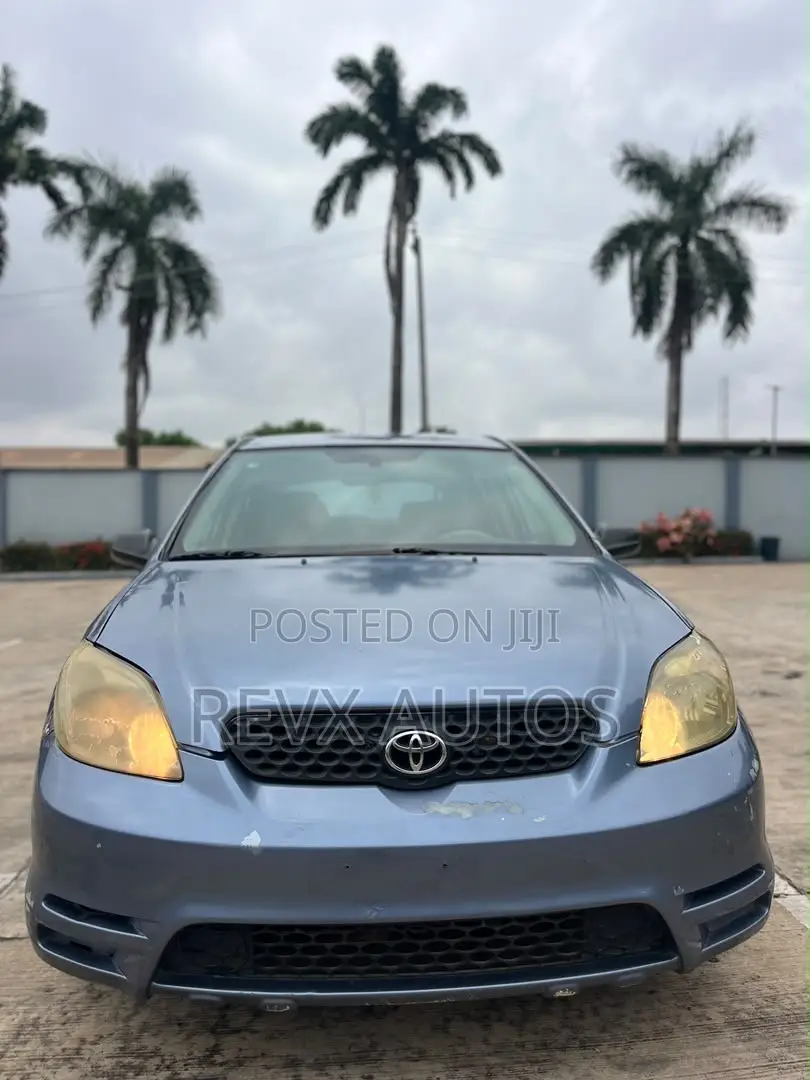 Toyota Matrix Hatchback FWD (1.8L 4cyl 5M) 2005 Blue