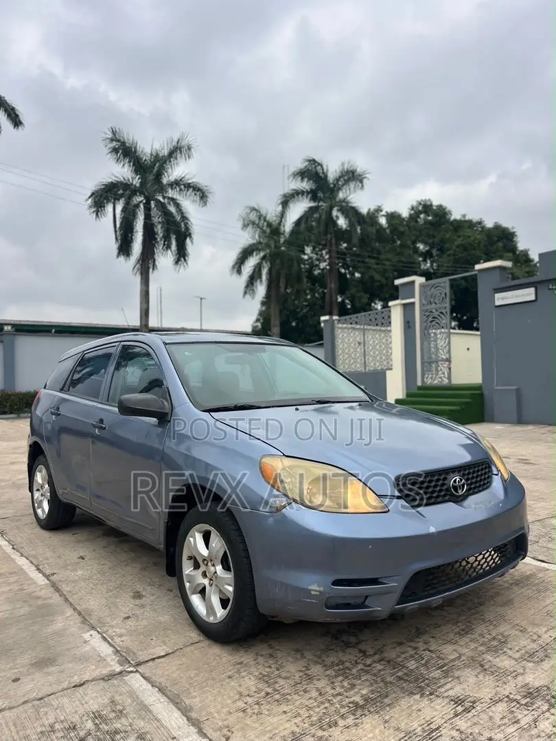 Toyota Matrix Hatchback FWD (1.8L 4cyl 5M) 2005 Blue