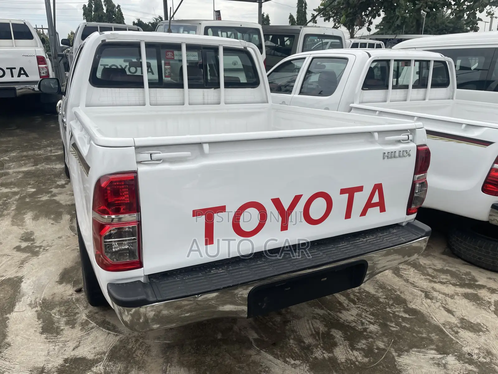 Toyota Hilux 2014 White