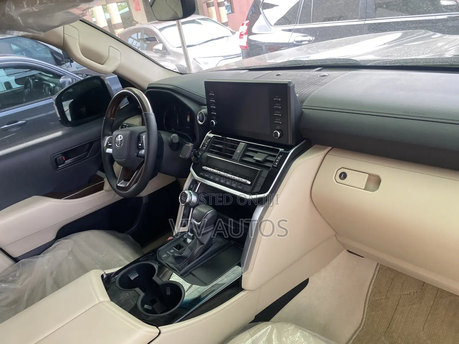 Toyota Land Cruiser LC300 2024 Black