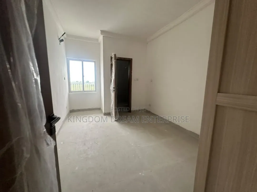 3bdrm Block of Flats in Osapa London Lekki for rent