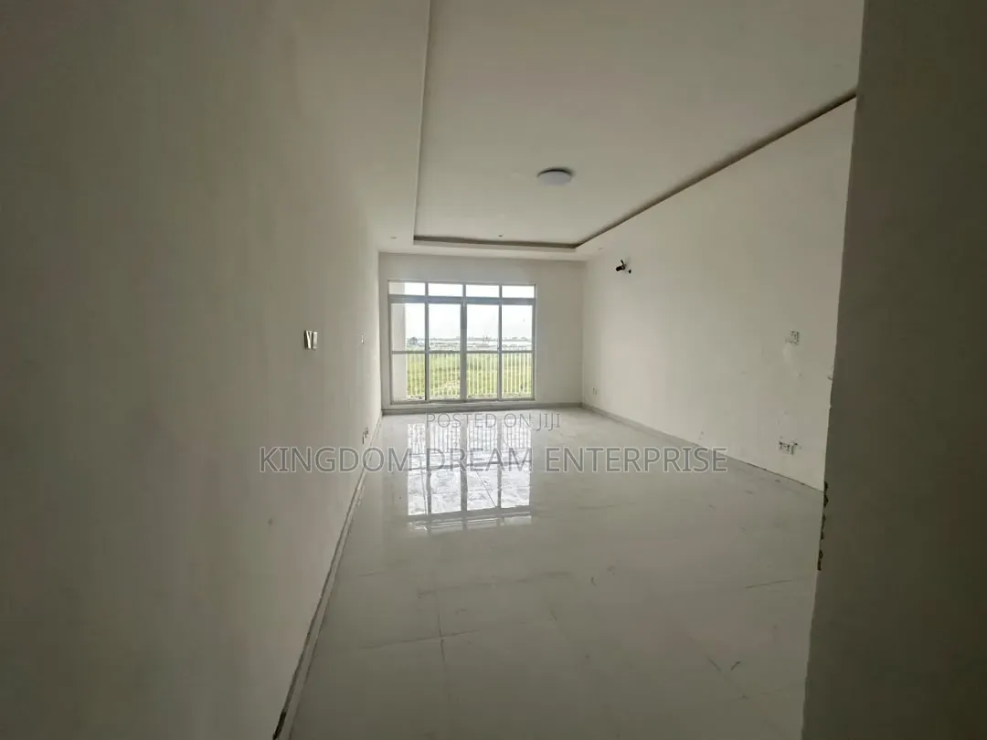 3bdrm Block of Flats in Osapa London Lekki for rent
